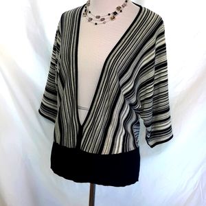 New York & Company Sweater Size M